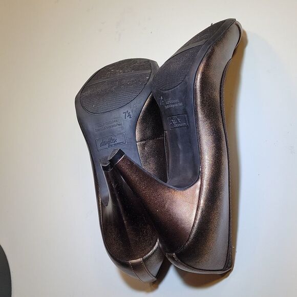 DEXFLEX BY DEXFLEX COMFORT ROUND TOE SLIP-ON HIGH HEEL PUMP SHOES - Picture 12 of 16